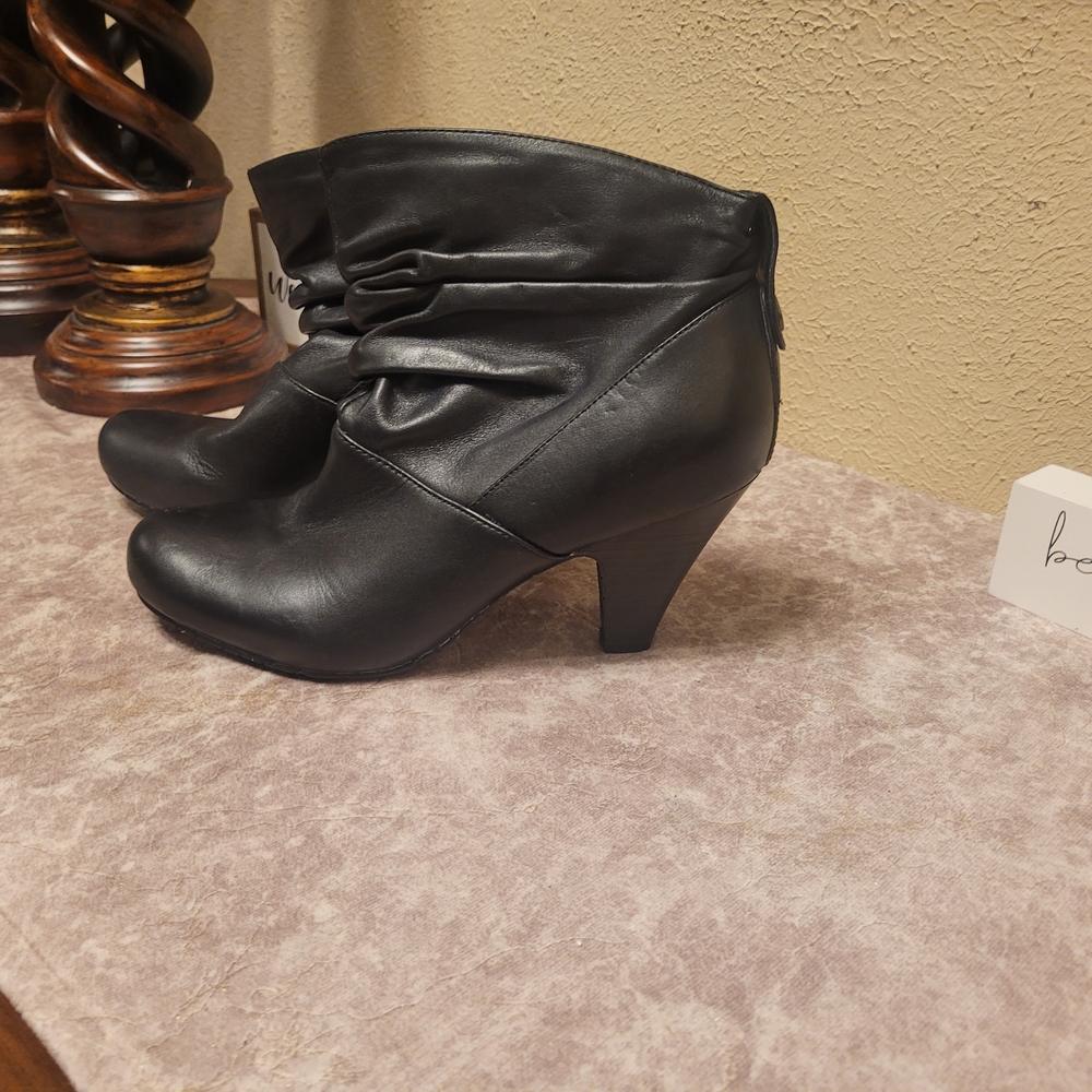 BCBG Paris Canikax  Black Heeled Boots with Elegant Ruched Design